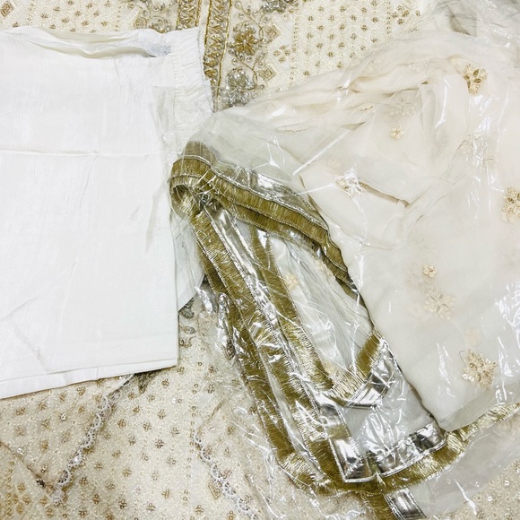 Original Chiffon Chicken Kari Embellished outfit Size Large New - Picture 5 of 5